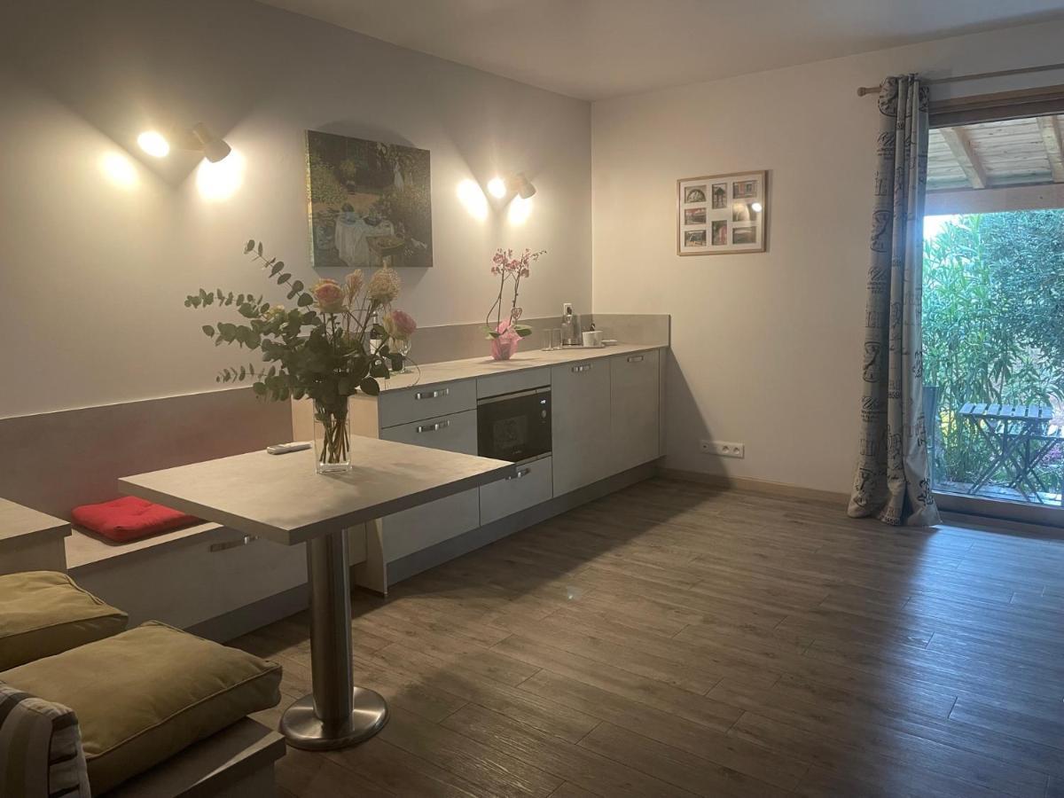 Mauzac-et-Grand-Castang Le Lion D'Or En Perigord Bed & Breakfast エクステリア 写真