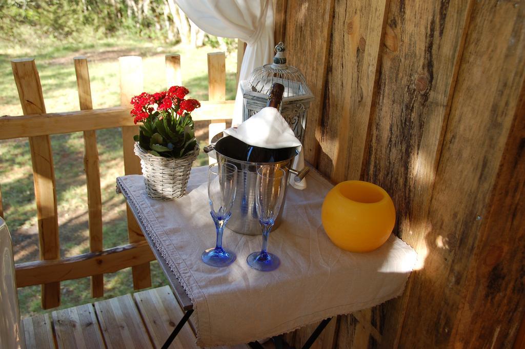 Mauzac-et-Grand-Castang Le Lion D'Or En Perigord Bed & Breakfast エクステリア 写真