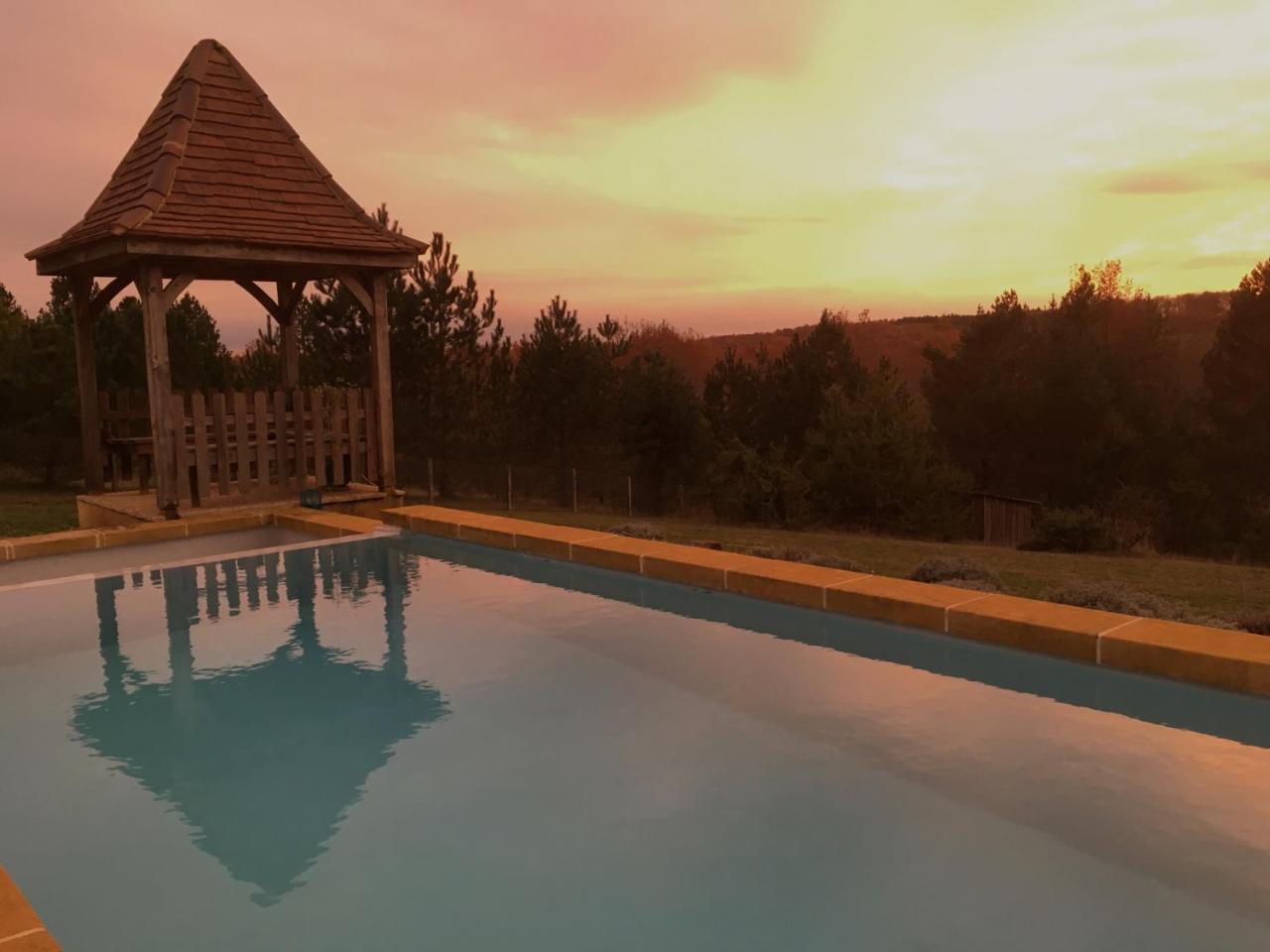 Mauzac-et-Grand-Castang Le Lion D'Or En Perigord Bed & Breakfast エクステリア 写真